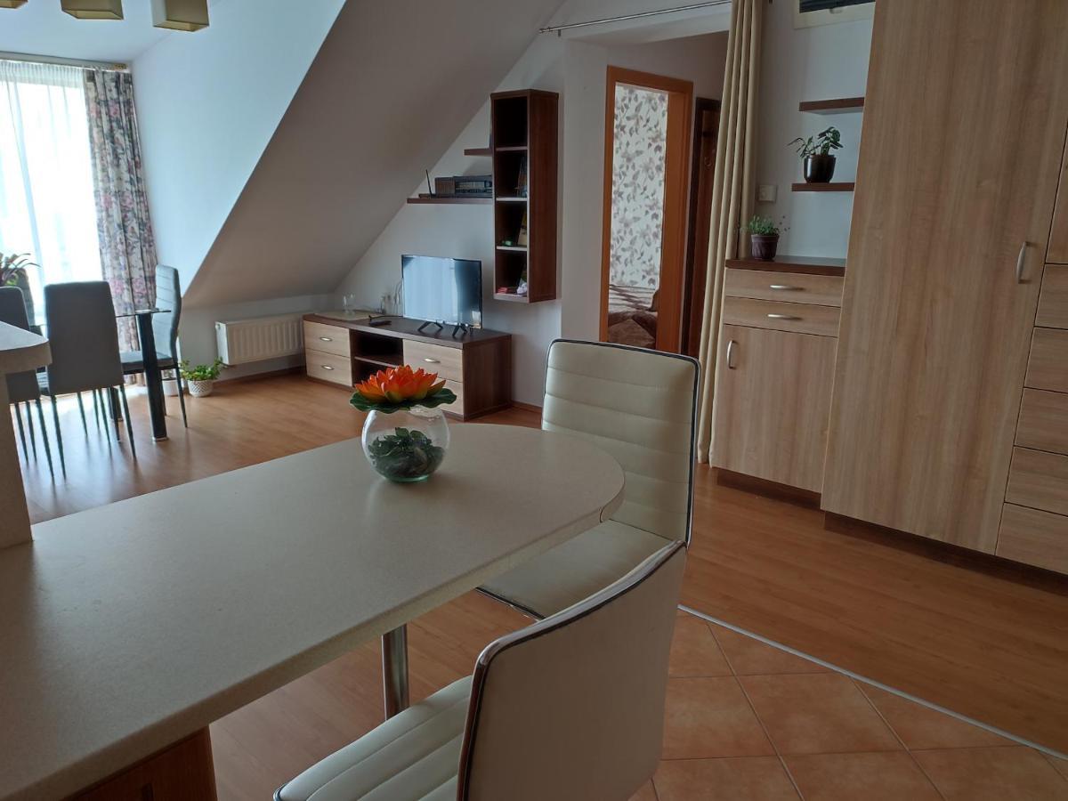 Larix Apartman ชาร์วาร์ ภายนอก รูปภาพ